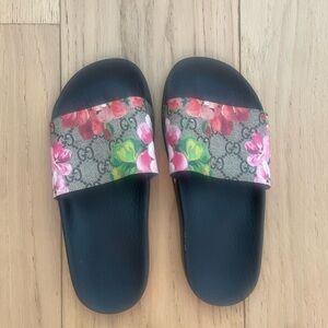Gucci floral print slides size 36
